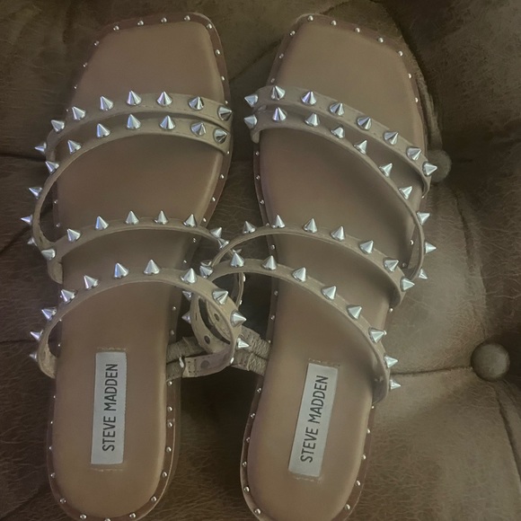 Steve Madden tan Skyler sandal in great condition - Picture 3 of 5